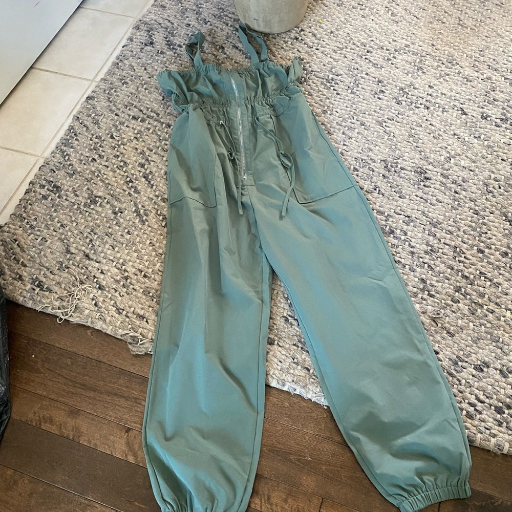 Stylish Green Jumpsuit NWOT